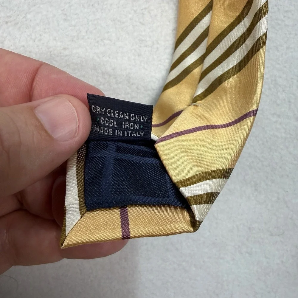 Burberry London Woven Silk Designer Luxury Necktie Nova Stripe Pattern Brown Tie
